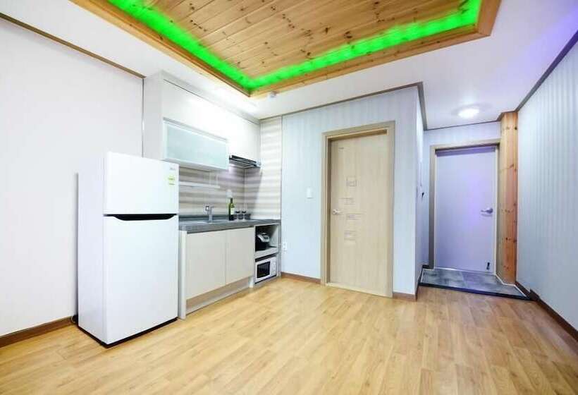 Donghae Red Roof Pension