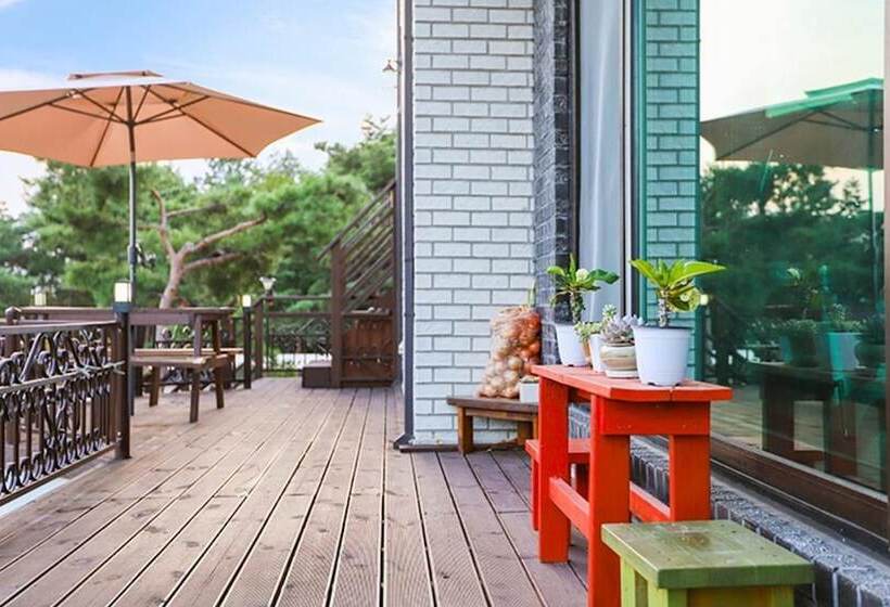 Four Seasons Pension Jecheon