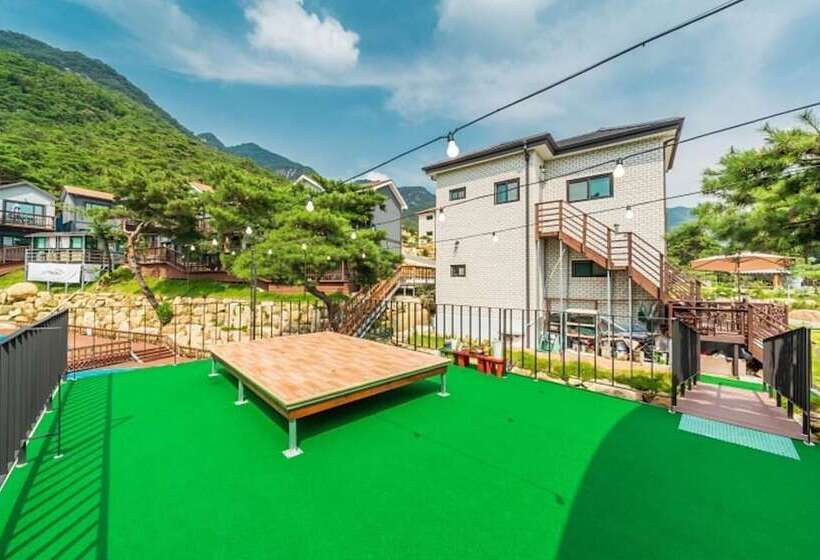 Four Seasons Pension Jecheon