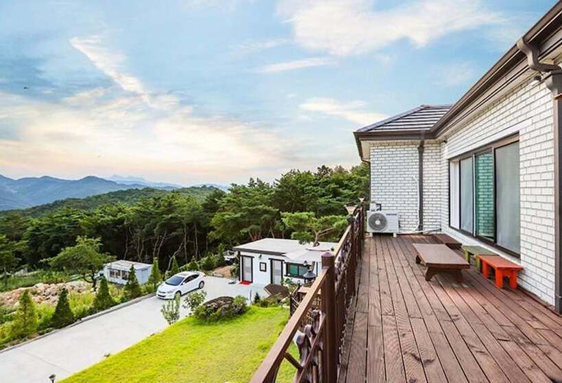 Four Seasons Pension Jecheon