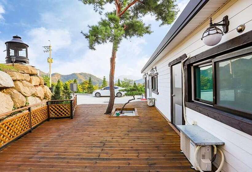 Four Seasons Pension Jecheon