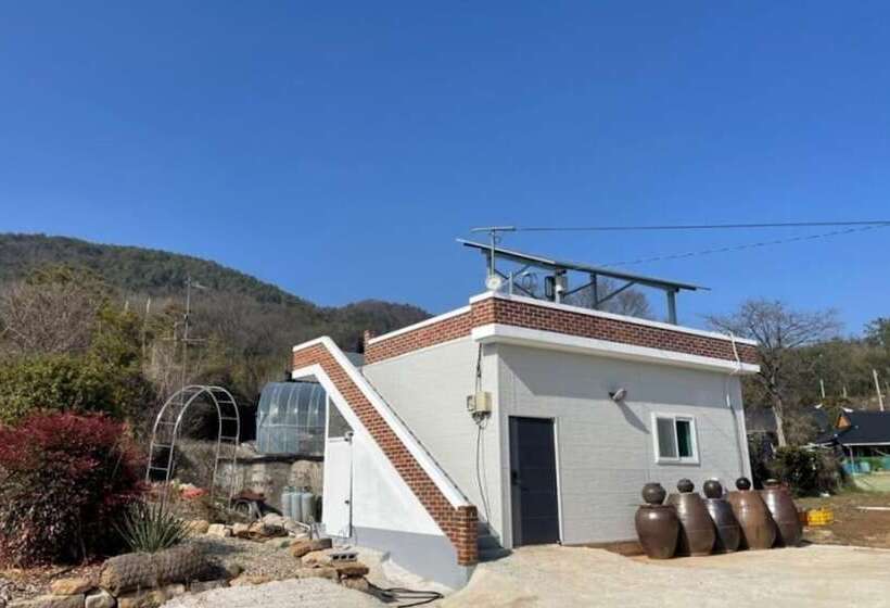 Gangjin Dahyang Sochuk Hanok Pension