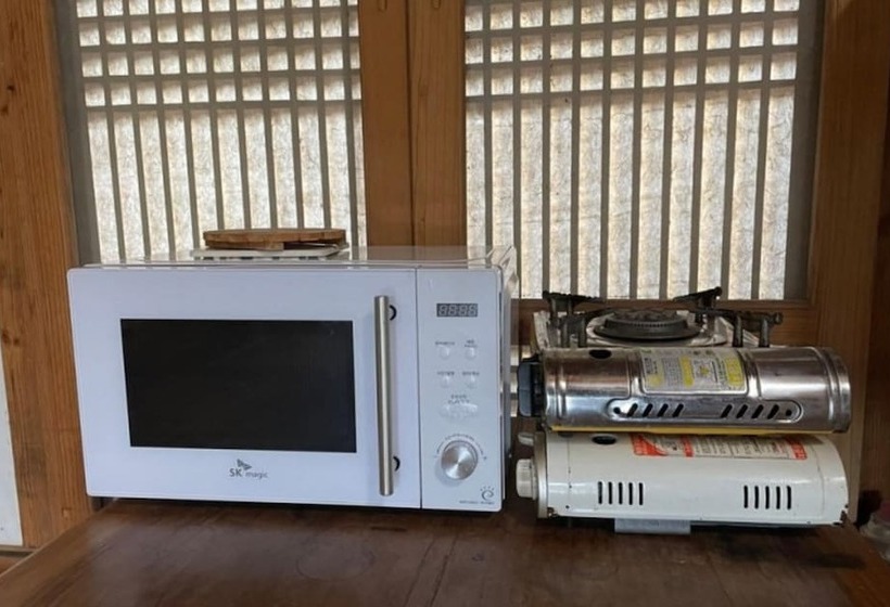 Gangjin Dahyang Sochuk Hanok Pension