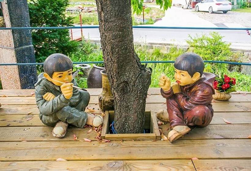 Gangneung Clay House Pension