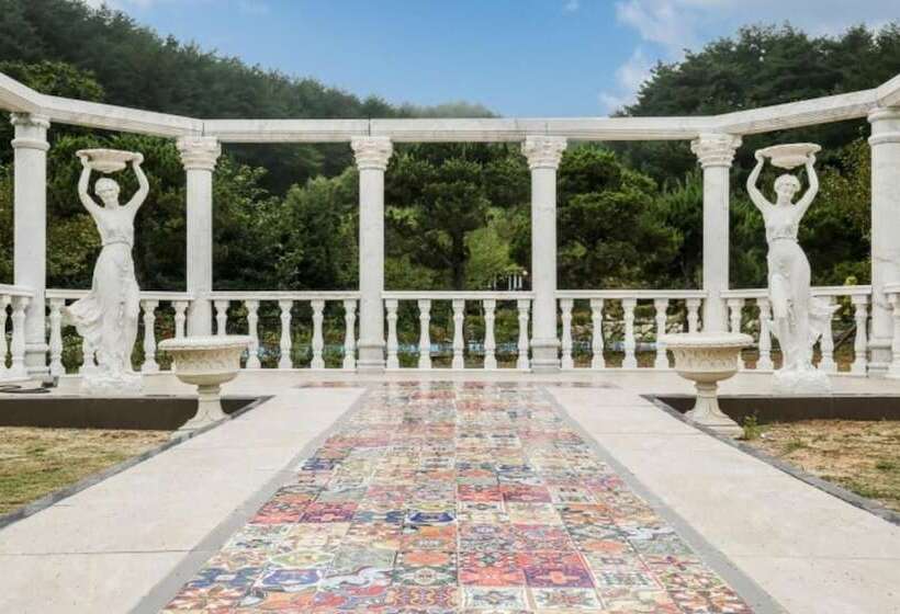 Gangneung Pine Hill Pension