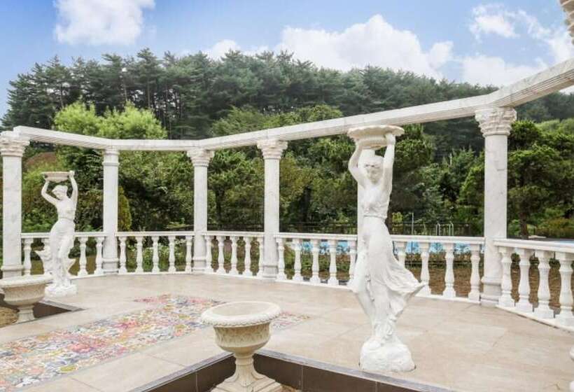 Gangneung Pine Hill Pension