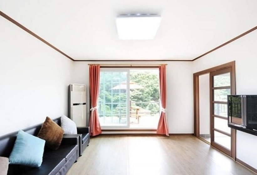 Gapyeong Gangsibong Mirinae Pension