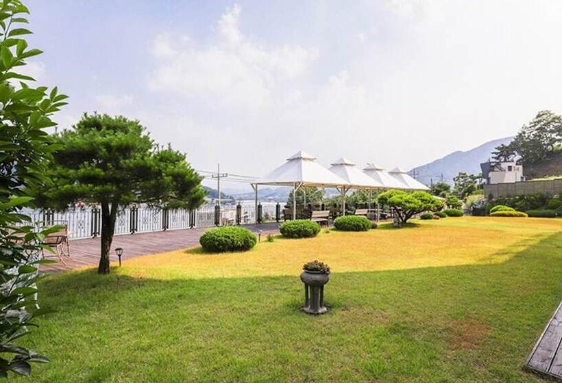 Gapyeong Lake Terrace Pension
