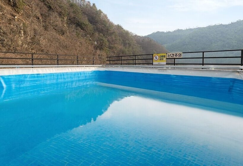 Gapyeong Poin Poolvilla Pension