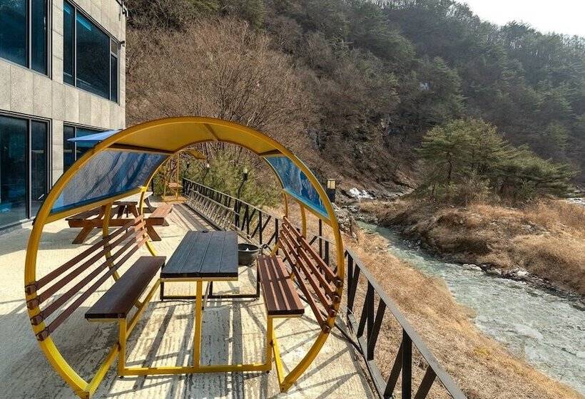 Gapyeong Poin Poolvilla Pension