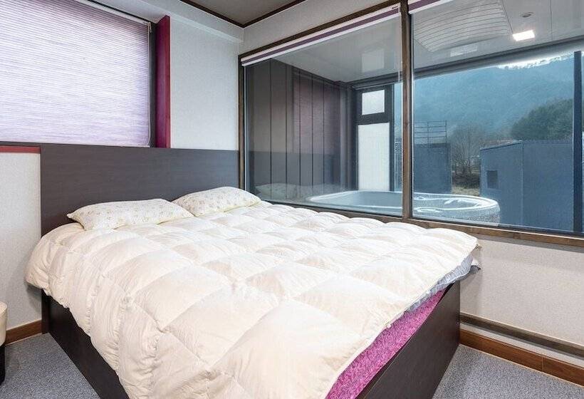 Gapyeong Poin Poolvilla Pension