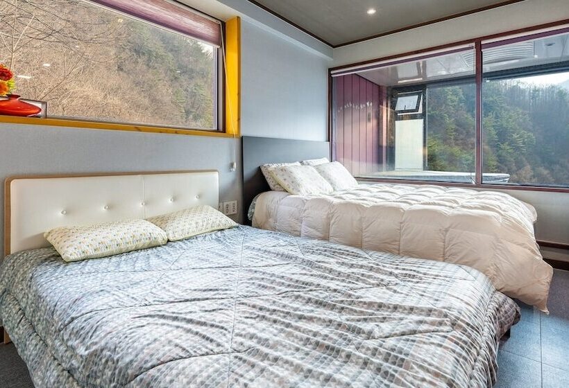 Gapyeong Poin Poolvilla Pension