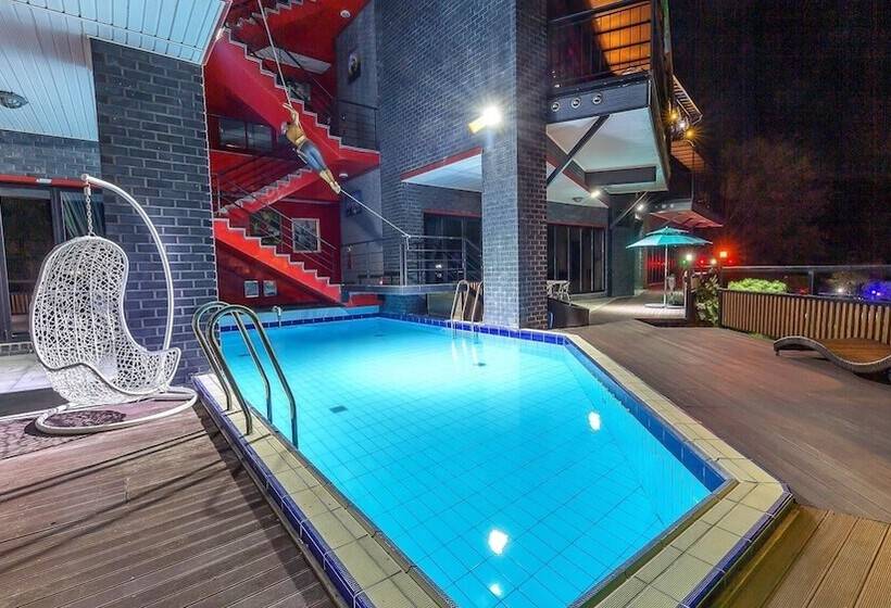 Gapyeong River52 Road Pension