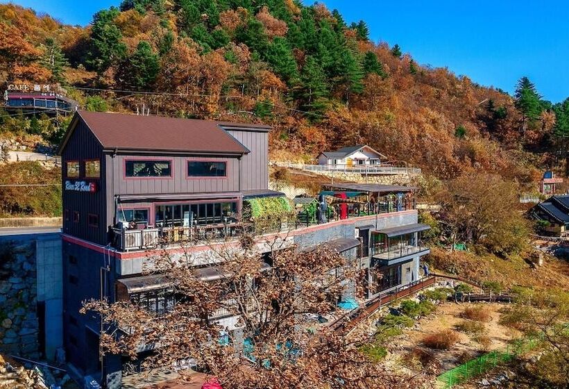 Gapyeong River52 Road Pension