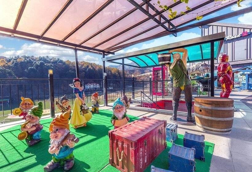 Gapyeong River52 Road Pension