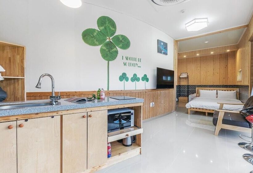 Gapyeong River52 Road Pension