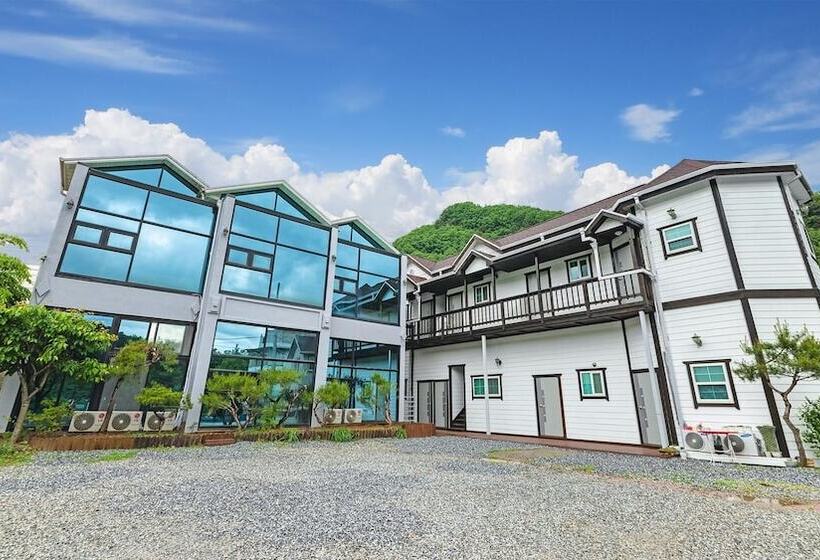 Gapyeong Shiny Pension