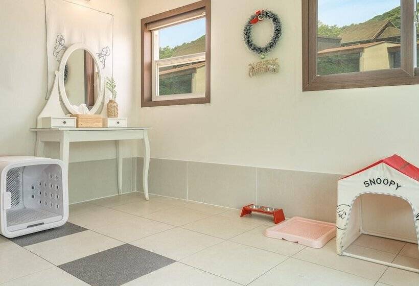 Gapyeong Beilli Pet Pool Villa Pension