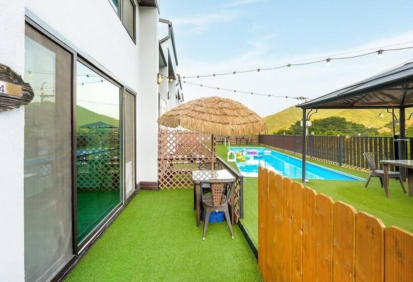 Gapyeong Beilli Pet Pool Villa Pension