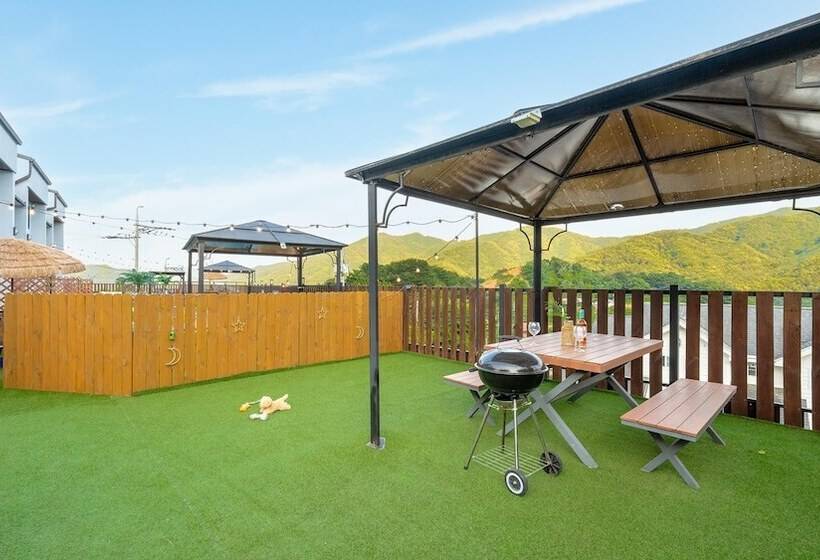Gapyeong Beilli Pet Pool Villa Pension