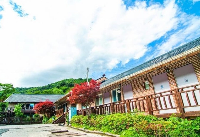 Gapyeong Supeuro Ganeungil Pension