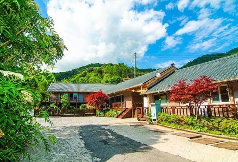 Gapyeong Supeuro Ganeungil Pension
