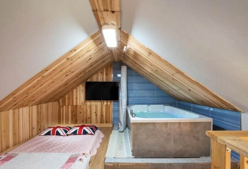 Spa Pension In The Forest Of Gapyeong