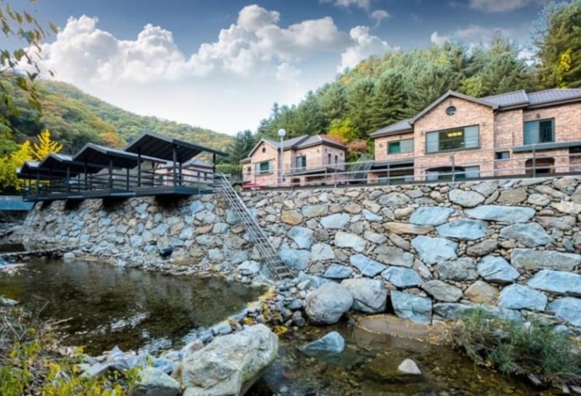 Gapyeong Suryuhwagaewon Pension