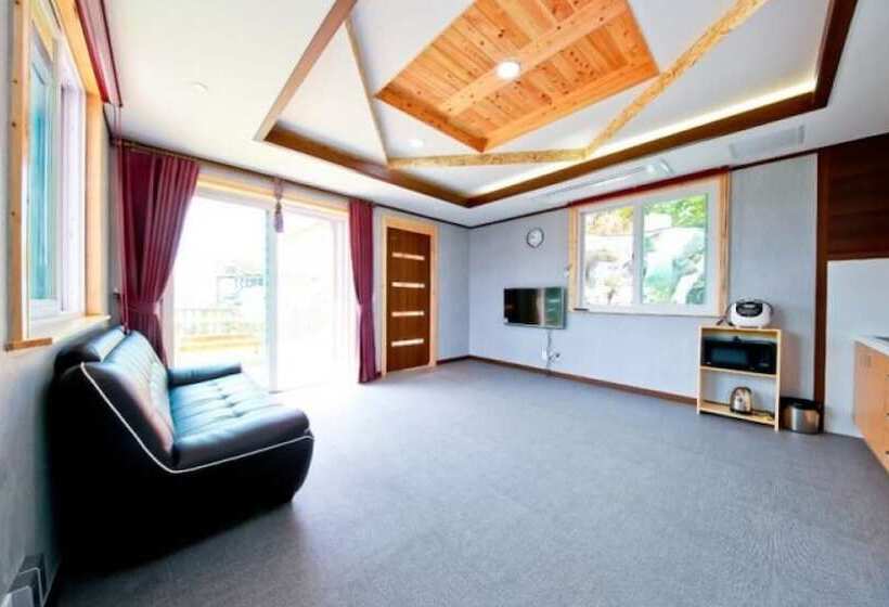 Geojedo Daehyang Pension