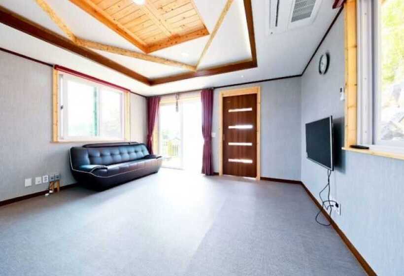 Geojedo Daehyang Pension