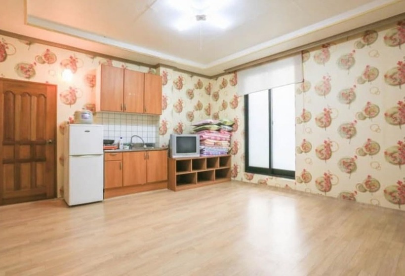 Geojedo Haeseong Beach Pension