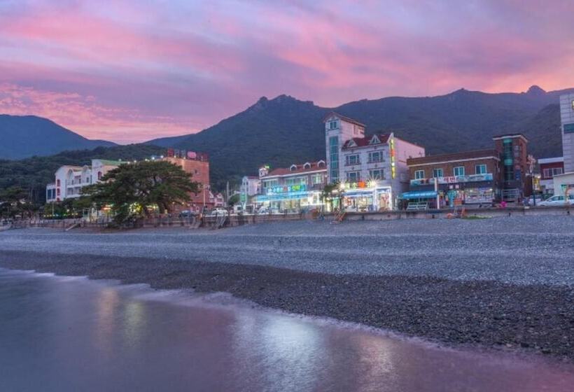 Geojedo Haeseong Beach Pension