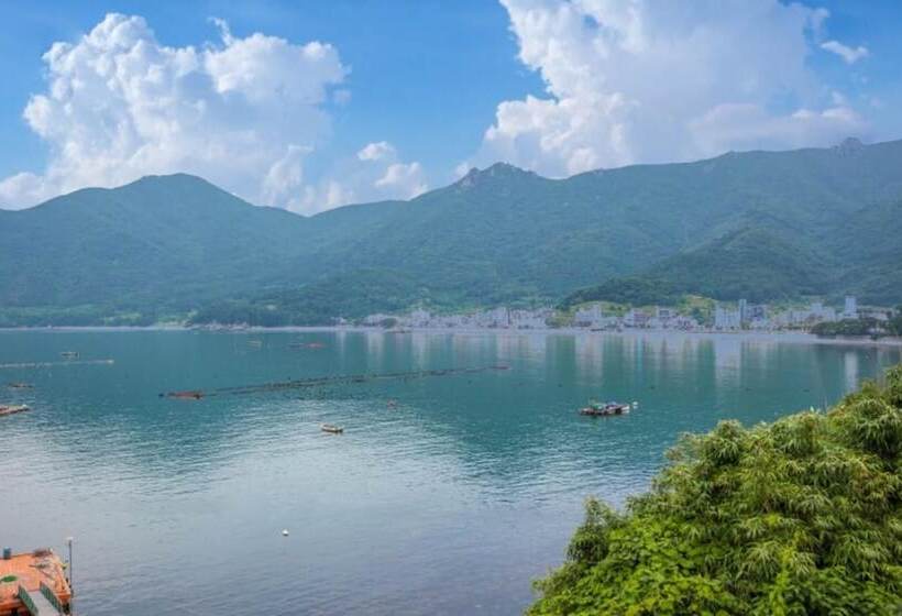 Geojedo Haeseong Beach Pension