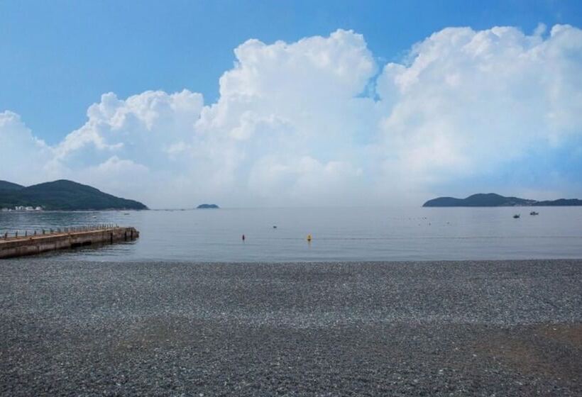 Geojedo Haeseong Beach Pension
