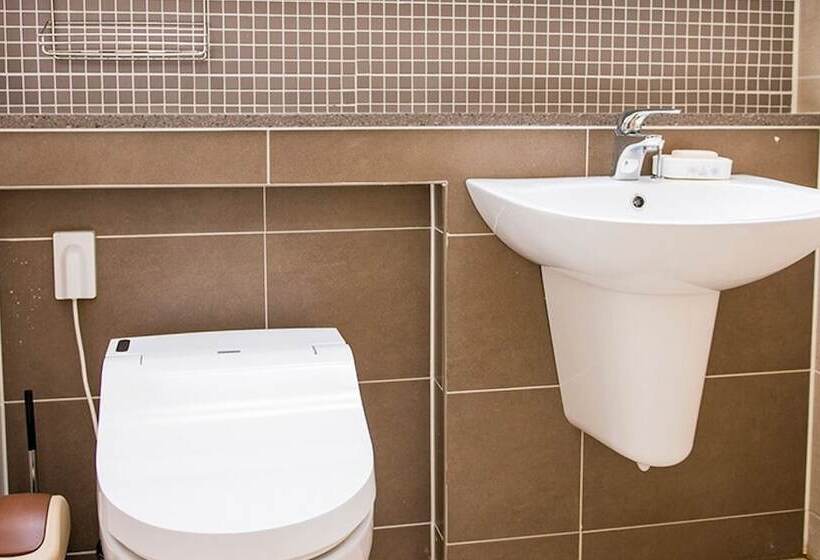 Geojedo Namsukine Pension