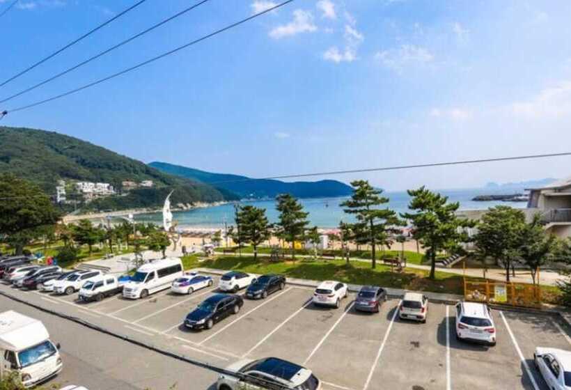 Geojedo Paradise Pension