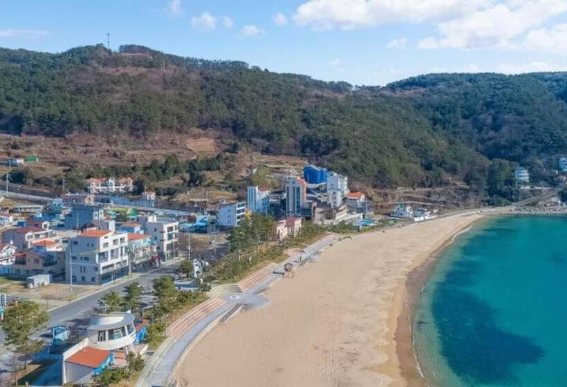 Geojedo Paradise Pension