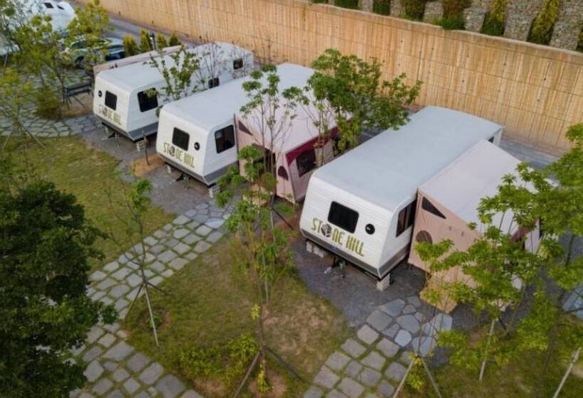 Geojedo Stone Hill Glamping Pension