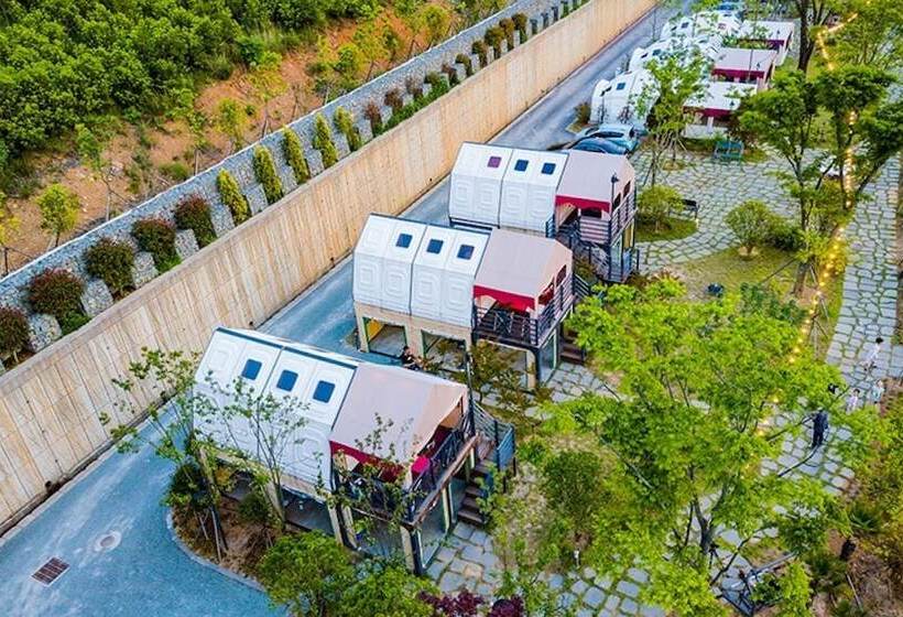 Geojedo Stone Hill Glamping Pension