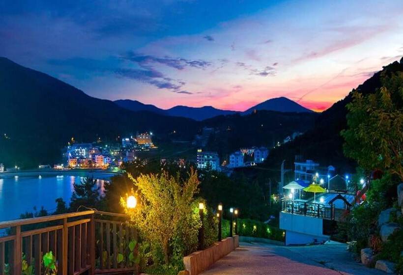 Geojedo Yujahyanggi Pension