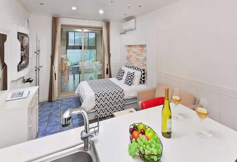 Geojedo Yujahyanggi Pension