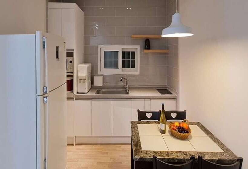 Geojedo Yujahyanggi Pension