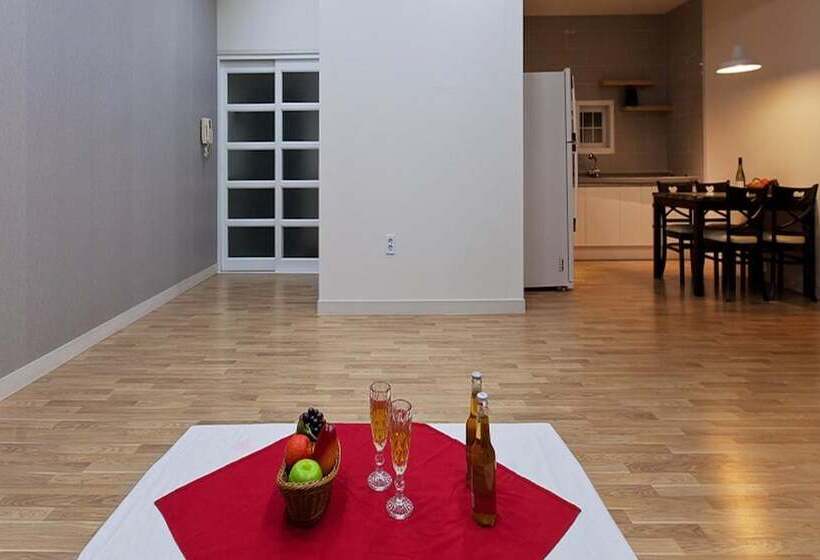 Geojedo Yujahyanggi Pension