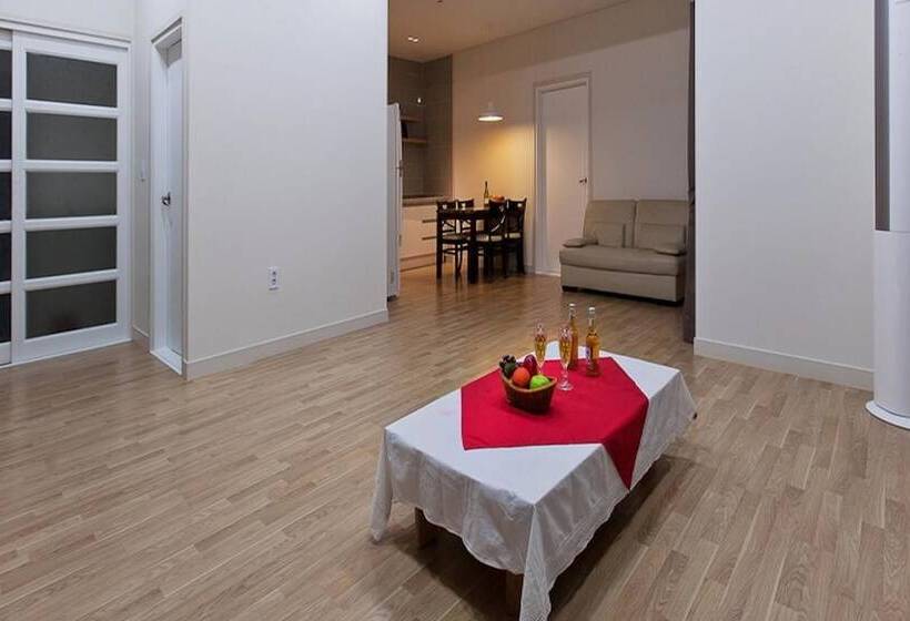 Geojedo Yujahyanggi Pension