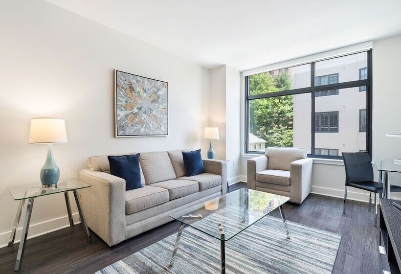 Global Luxury Suites At Bethesda Metro