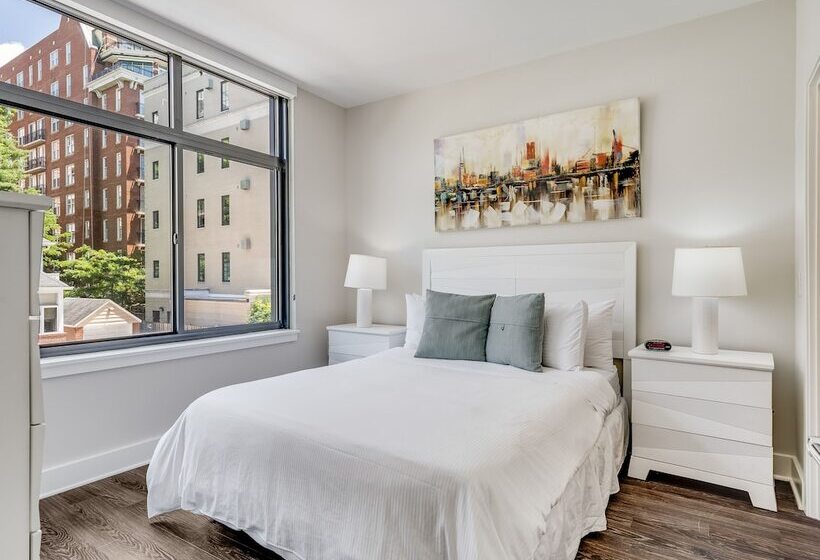 Global Luxury Suites At Bethesda Metro