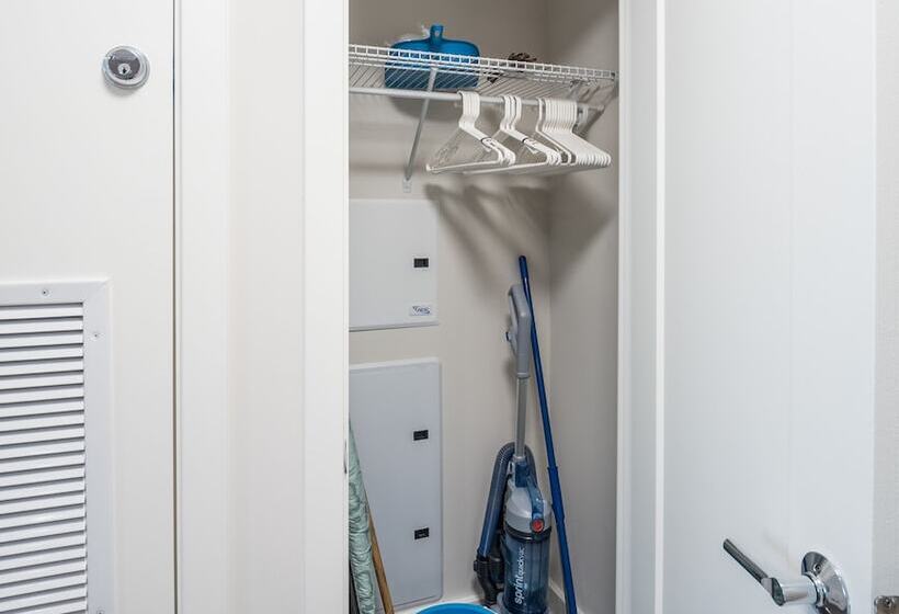 Global Luxury Suites At Bethesda Metro