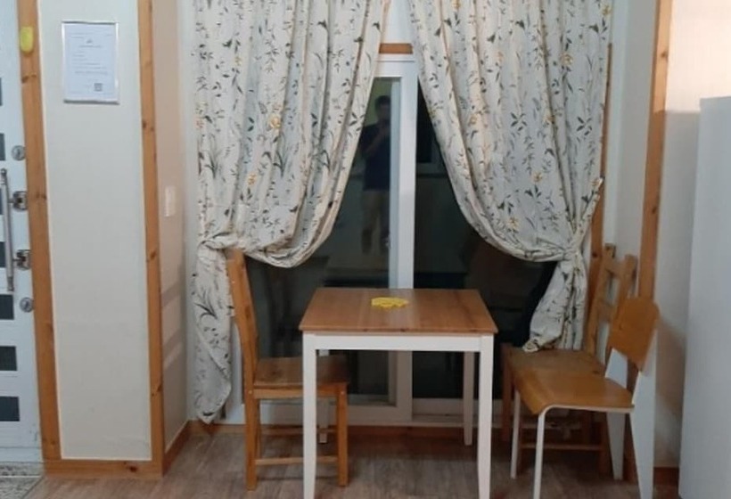 Goesan Byeolbitsanmagi Pension