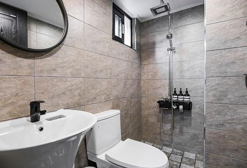 Goseong Badae Banhada Pension