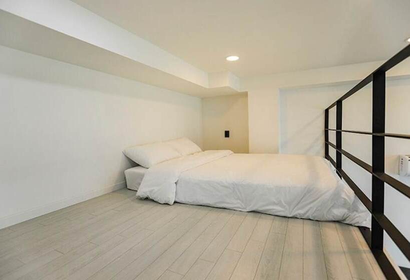 Goseong Badae Banhada Pension